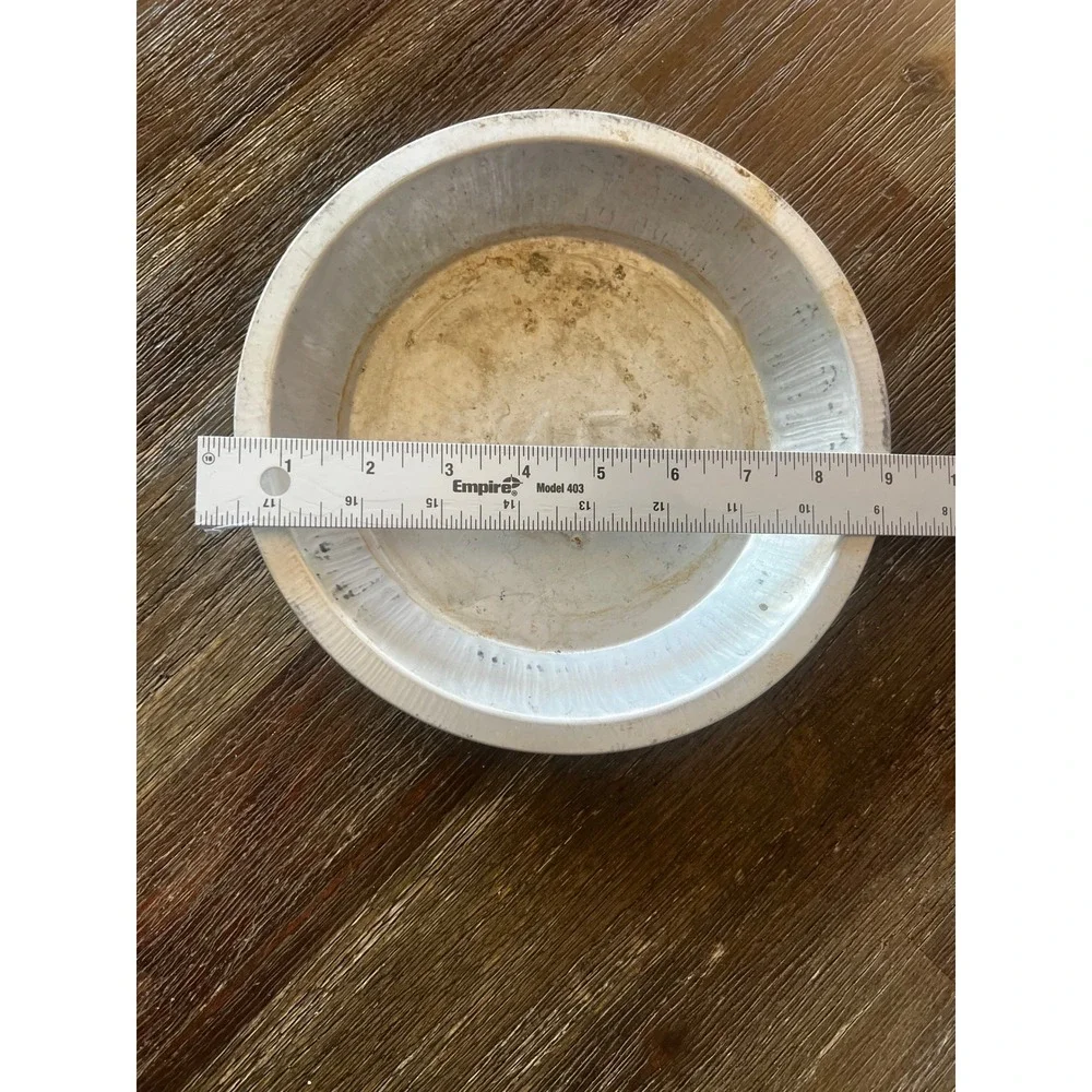 Vintage Mary Elizabeth Aluminum Pie Pan 8 Inch Round Bakeware Fluted Tin ME Logo